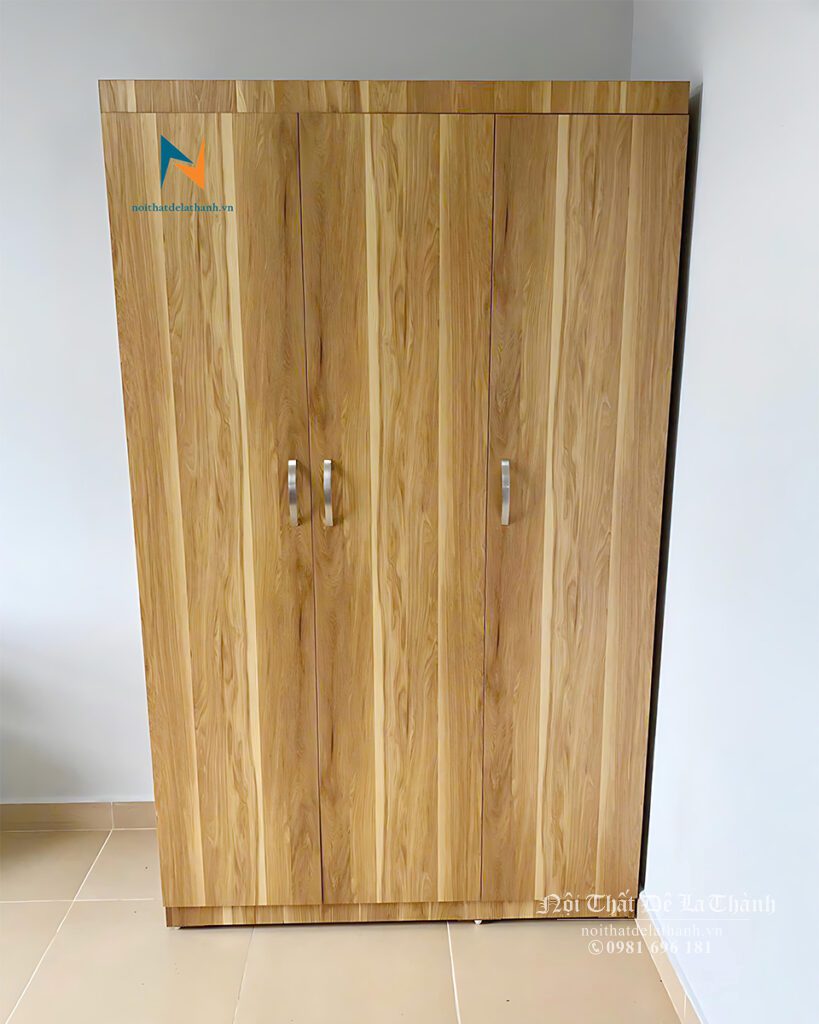 Chiếc tủ gỗ 3 cánh phân khúc giá rẻ, gỗ công nghiệp mdf, có 2 buồng treo quần áo, dành cho sinh viên, phòng trọ