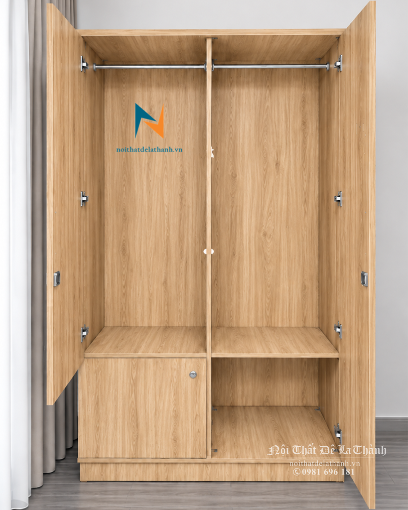 Thiết kế bên trong chiếc tủ áo 2 cánh giá rẻ, với 1 cánh dài, 1 cánh còn lại chia đôi thành cánh dài bên trên, cánh cộc bên dưới, 2 khoang lớn bên trên và 2 ô nhỏ bên dưới, kích thước 1mx1m85