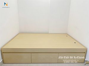 Chiếc giường bệt có ngăn kéo, màu 388, giường không đầu cao