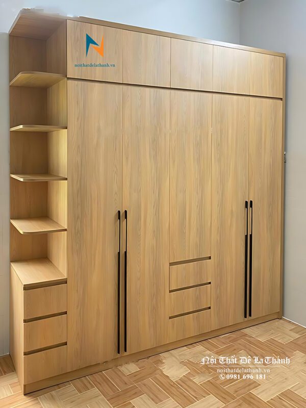 Chiếc tủ quần áo đẹp hiện đại, 2m4x2m45, 2 tầng, 5 cánh và 1 kệ góc trang trí