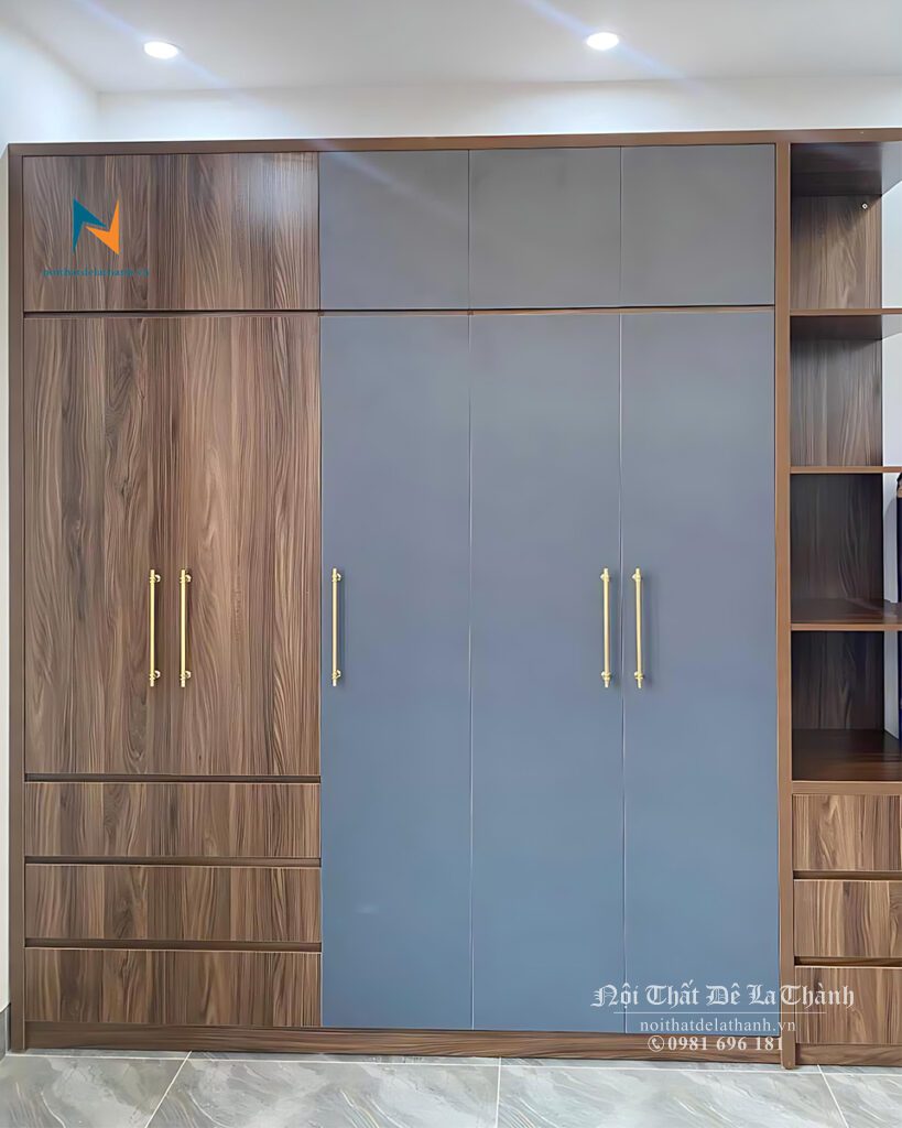Thiết kế tủ quần áo hiện đại 3 buồng, 5 cánh, 2 tầng, kệ góc trang trí