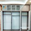 Thiết kế bên trong chiếc tủ áo âm tường cao cấp, thiết kế để che điều hoà, kích thước 2m8x2m6 kịch trần