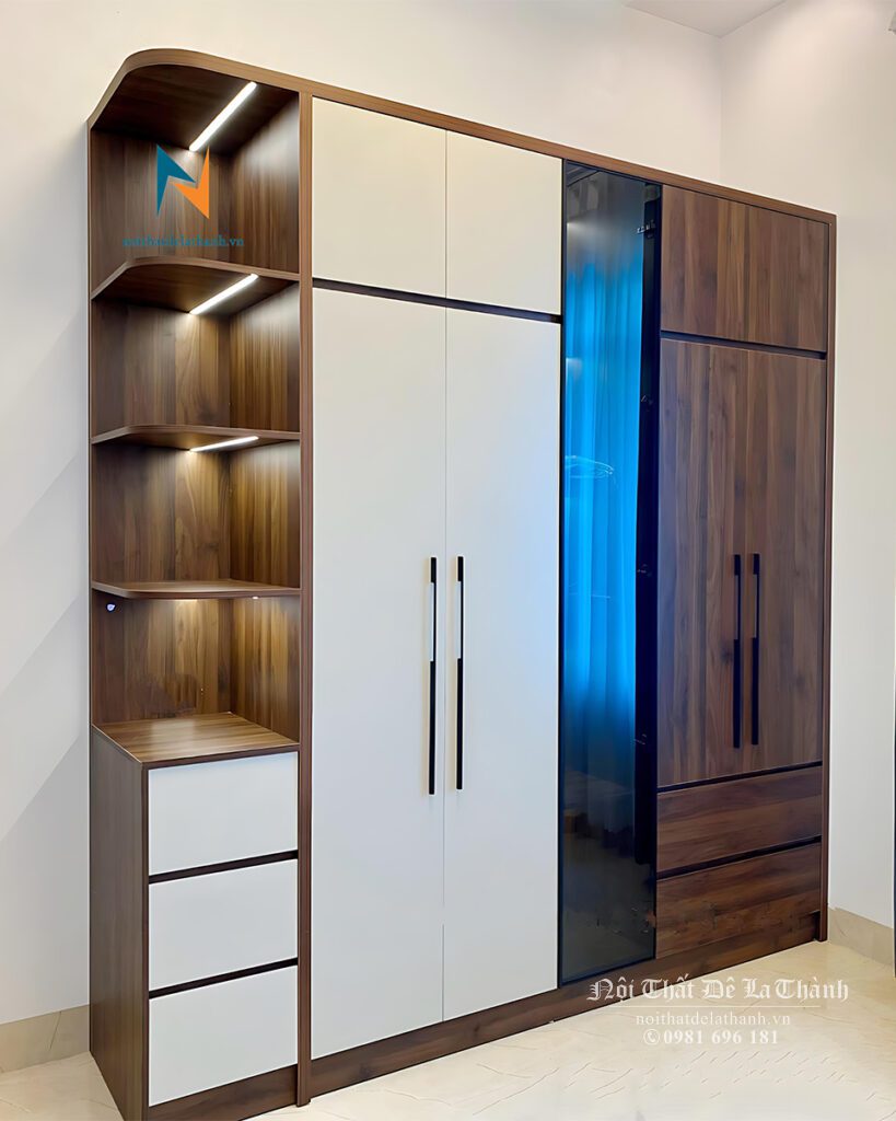 Chiếc tủ quần áo gỗ công nghiệp cánh gỗ pha cánh kính, phong cách hiện đại, 2m4x2m45