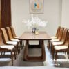 Bộ bàn ăn gỗ sồi Nga cao cấp, phun màu óc chó rất sang, bàn có kích thước 2mx90cm, chân bàn chữ U, đi kèm 8 ghế season với đệm bọc da