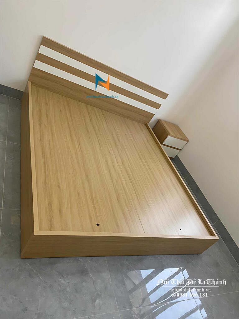 Giường gỗ công nghiệp giá rẻ 1m6x2m, màu 388, đầu cao có 2 kẻ màu trắng