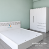 Bộ giường tủ giá rẻ Hà Nội gồm giường và tủ màu trắng, kích thước 1m6x2m mỗi món