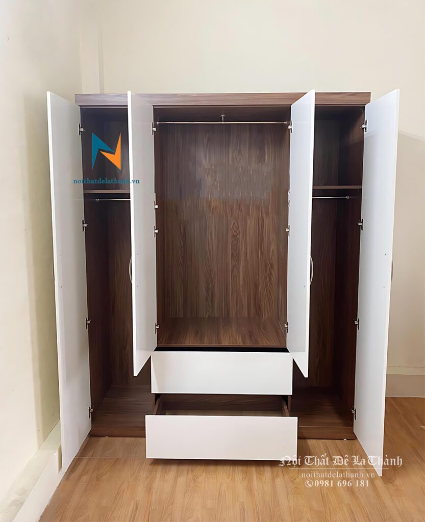 Ảnh bên trong chiếc tủ 1m6x2m