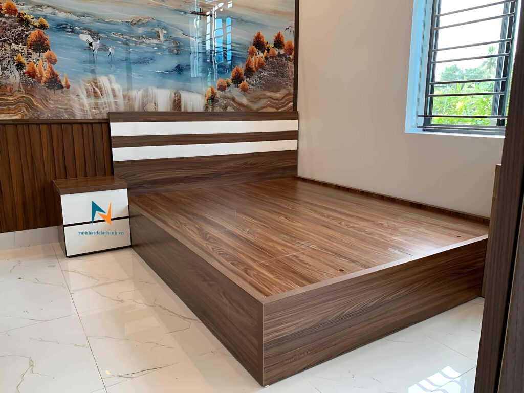 Ảnh thực tế chiếc giường giá rẻ hiện đại, 1m8x2m, đầu có 2 kẻ trắng