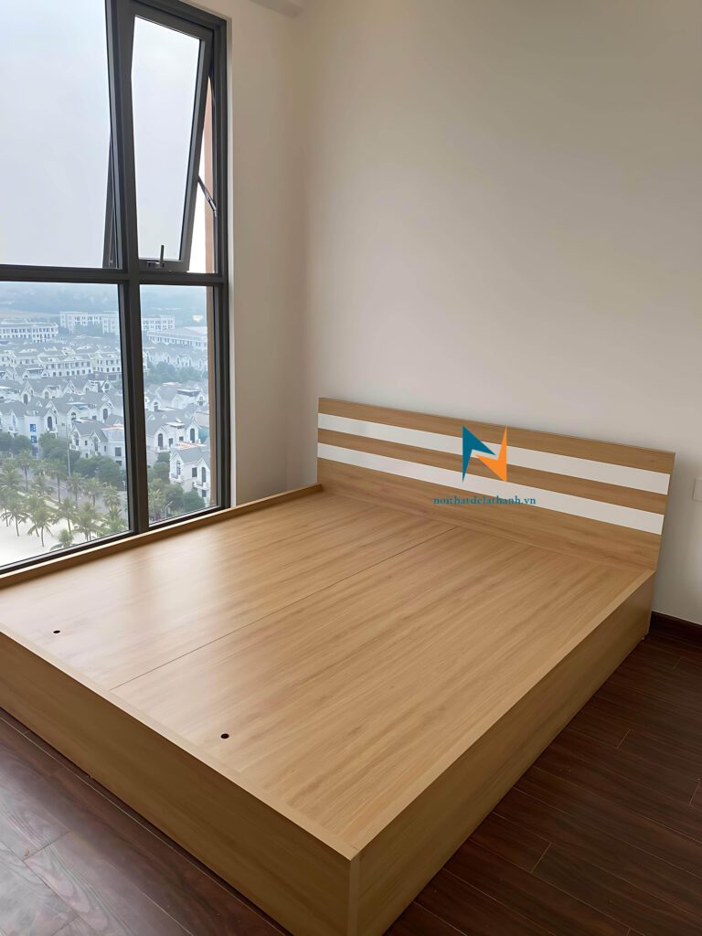 Ảnh giường 1m8x2m gỗ công nghiệp, màu 388, đầu cao có 2 kẻ trắng