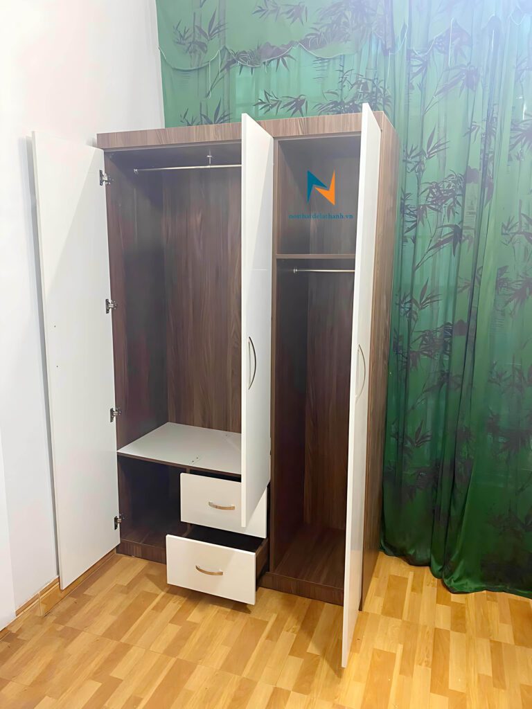 Ảnh bên trong chiếc tủ 1m2x2m