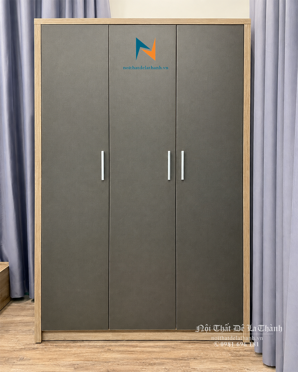 Chiếc tủ 1m2x2m màu gỗ tối pha cánh màu chì trong combo giường tủ gỗ công nghiệp giá rẻ