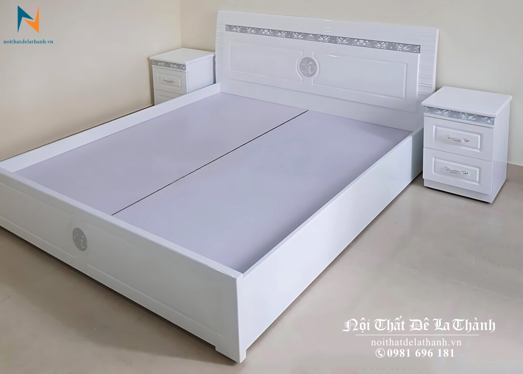 Chiếc giường gỗ công nghiệp mdf sơn màu trắng theo phong cách tân cổ điển, kích thước 1m6x2m