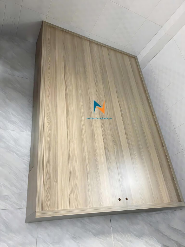 Chiếc giường ngủ giá rẻ không đầu cao 1m4x2m