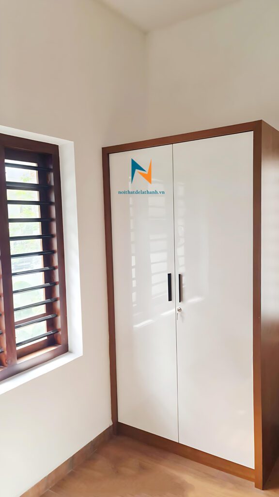 Chiếc tủ áo nhỏ Đê La Thành, 80cmx1m8