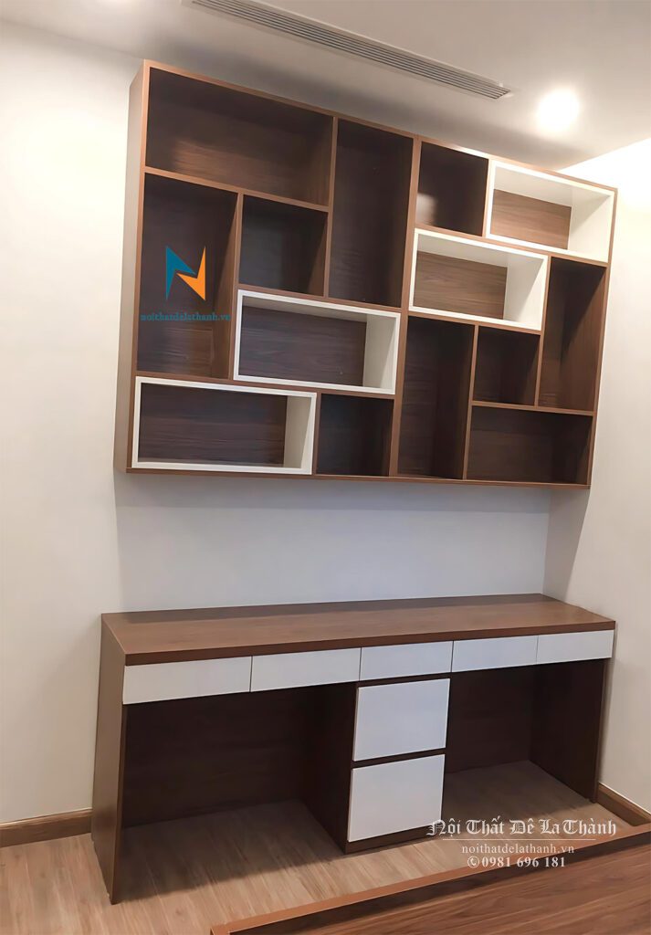 Bàn học, giá sách được thiết kế theo độ tuổi, chiều cao cũng như giới tính