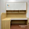 Chiếc bàn học đôi chữ L dành cho 2 bé, kích thước 1m8xm195 (1 vế dài 60cm, 1 vế 1m2 có giá sách), chất liệu gỗ mdf, màu gỗ vàng nhạt pha cánh màu trắng