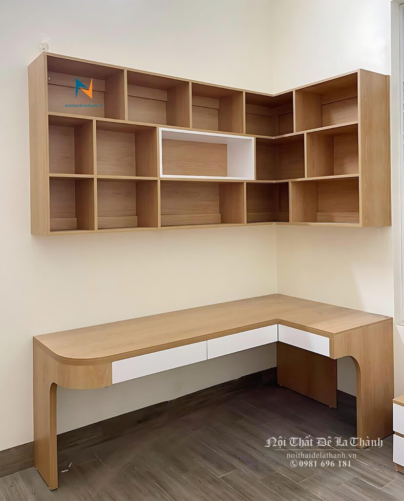 Bàn chữ L là bàn học được kê sát vào góc của 2 bức tường. Ảnh: bàn học chữ L gỗ công nghiệp