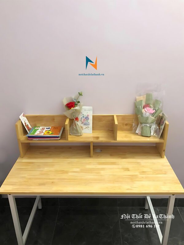 Chiếc bàn gỗ tự nhiên thuộc phân khúc giá rẻ, thân thiện với môi trường