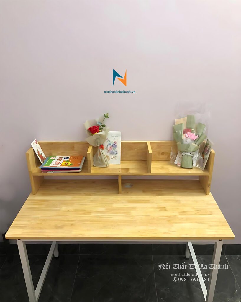 Chiếc bàn gỗ tự nhiên thuộc phân khúc giá rẻ, thân thiện với môi trường