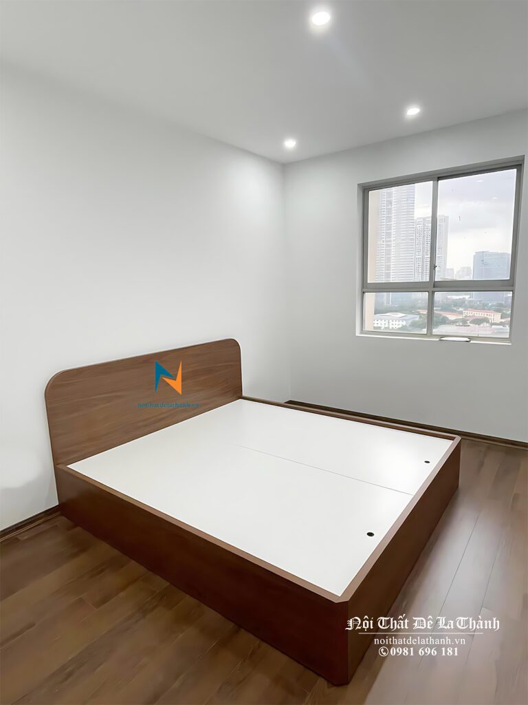 Chiếc giường gỗ mdf giá rẻ cung ứng cho thị trường Hà Nội, màu nâu, kích thước 1m4x2m