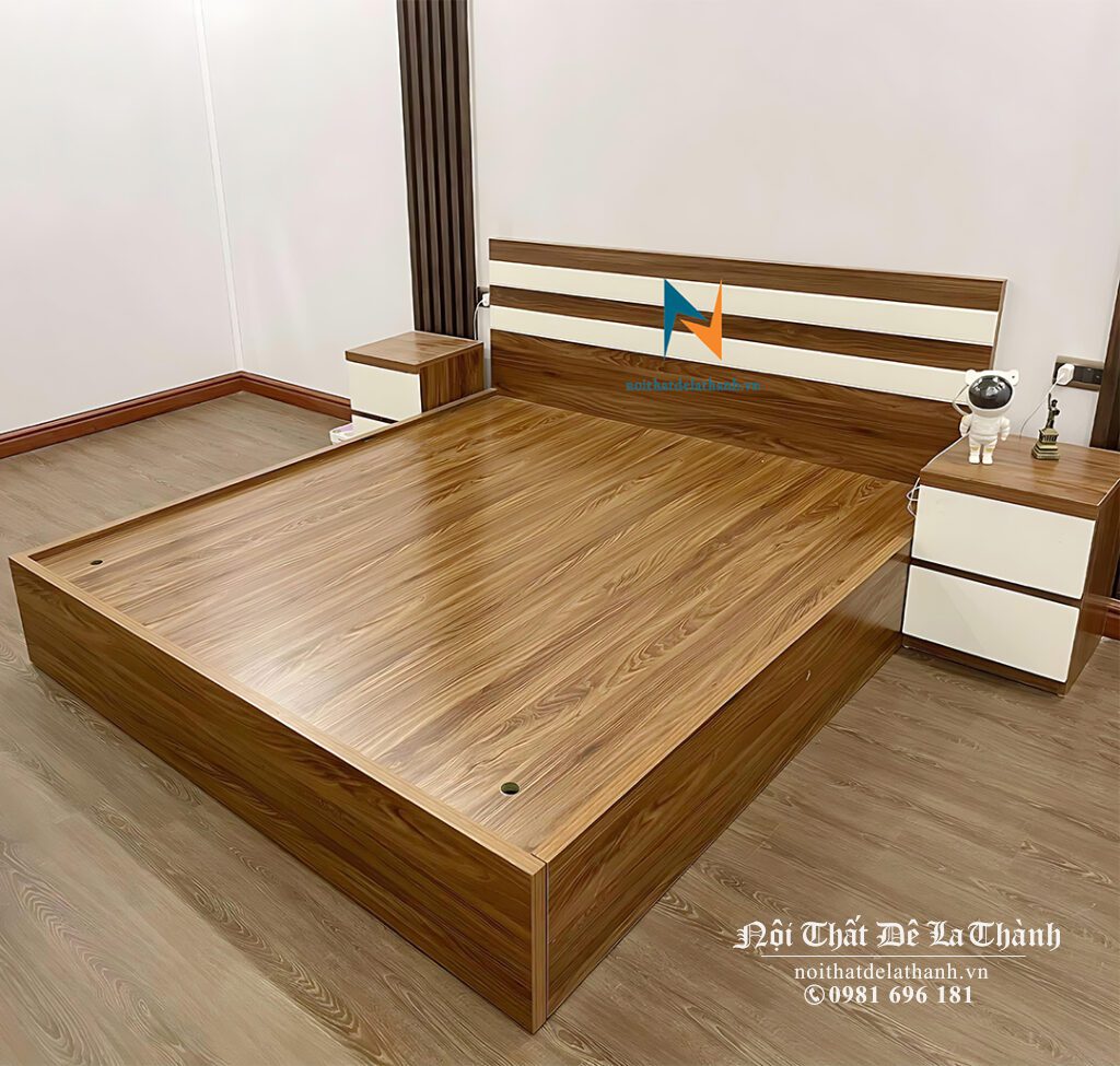 Giường gỗ công nghiệp hiện đại 1m8x2m thiết kế có 2 kẻ trắng ở đầu cao làm điểm nhấn nổi bật cho sản phẩm