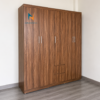 Hình ảnh thực tế chiếc tủ quần áo gỗ mdf giá rẻ, kích thước 2mx2m, màu óc chó, gồm 2 buồng lớn, các ngăn gấp và 2 ngăn kéo