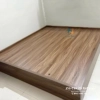 Chiếc giường ngủ không đầu cao phân khúc giá rẻ, thiết kế không đầu với 4 vai cao như nhau, gỗ mdf dầy 15mm, màu óc chó 6089