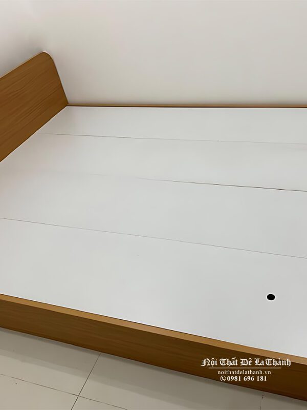 Chiếc giường bệt phân khúc giá rẻ, 1m6x2m, gỗ công nghiệp mdf, màu nâu, phong cách hiện đại - đơn giản