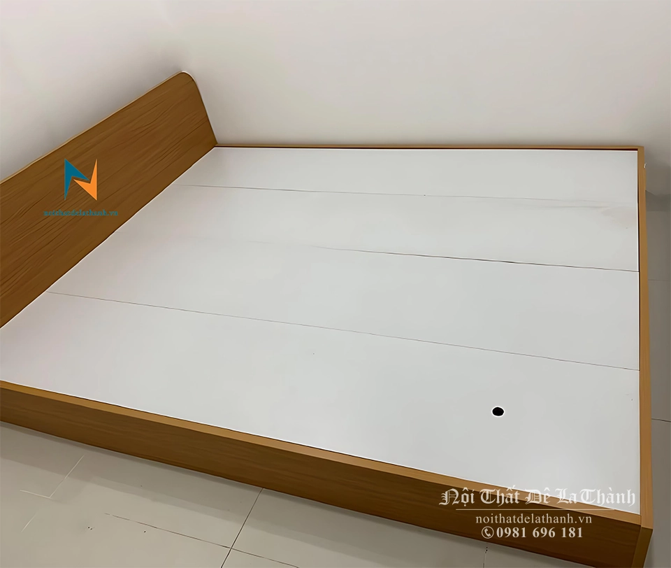 Chiếc giường bệt phân khúc giá rẻ, 1m6x2m, gỗ công nghiệp mdf, màu nâu, phong cách hiện đại - đơn giản