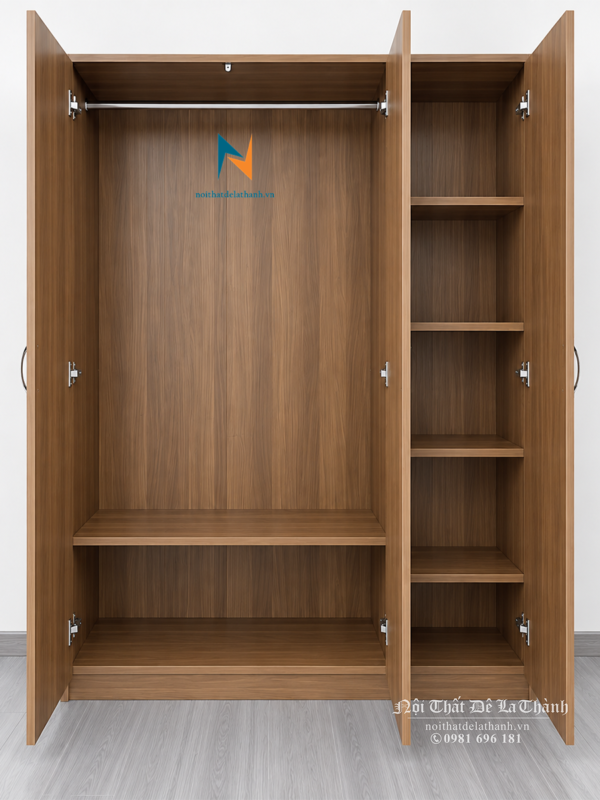 Thiết kế bên trong chiếc quần áo giá rẻ cho sinh viên, gồm 3 cánh, 2 khoang (1 khoang nhỏ, 1 khoang lớn), bên trong có suốt treo và đợt gác