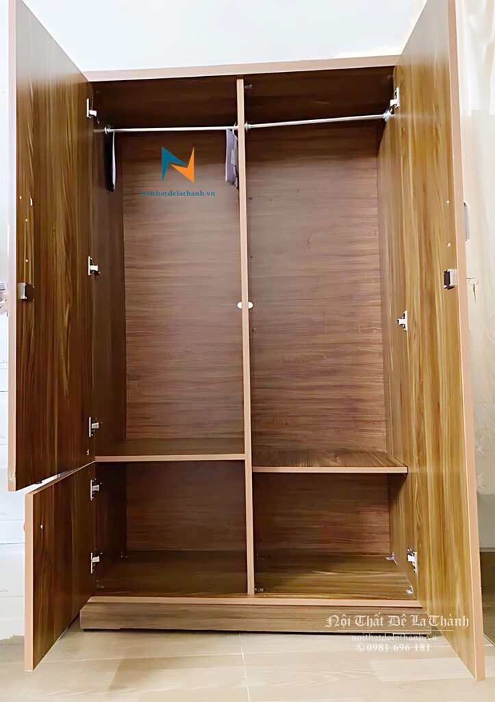 Thiết kế bên trong tủ áo 2 cánh, có 2 đợt, 2 suốt treo, 2 buồng và 2 cánh