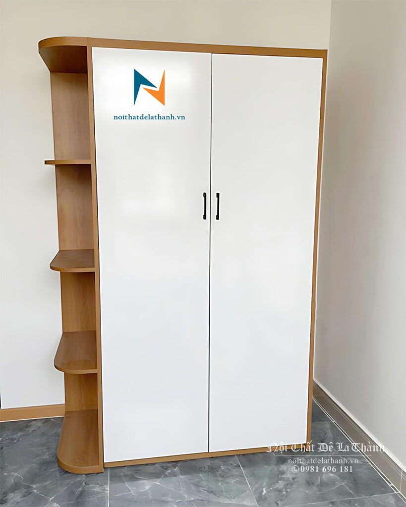 Chiếc tủ gỗ mdf 2 cánh có góc trang trí, kích thước 1mx2m, màu gỗ nâu, cánh màu trắng