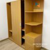 Thiết kế bên trong chiếc tủ cánh lùa 1m6x2m gồm các đợt gác, bên ngoài là kệ trang trí, 2 ngăn kéo