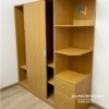 Thiết kế bên trong chiếc tủ cánh lùa 1m6x2m gồm các đợt gác, bên ngoài là kệ trang trí, 2 ngăn kéo