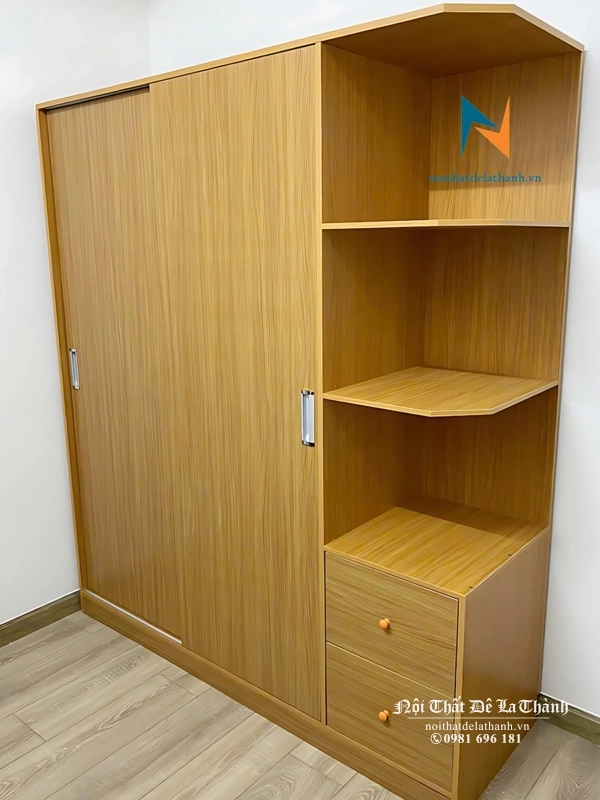Chiếc tủ áo cánh lùa giá rẻ phù hợp với sinh viên, phòng trọ và các hộ gia đình muốn chi một món tiền ít nhưng vẫn muốn sử dụng một chiếc tủ đầy đủ công năng