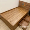 Chiếc giường 1m2 giá rẻ màu óc chó 6089, làm bằng chất liệu gỗ công nghiệp mdf, vai giường có 2 ngăn kéo tiện lợi
