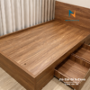 Chiếc giường 1m2 giá rẻ màu óc chó 6089, làm bằng chất liệu gỗ công nghiệp mdf, vai giường có 2 ngăn kéo tiện lợi