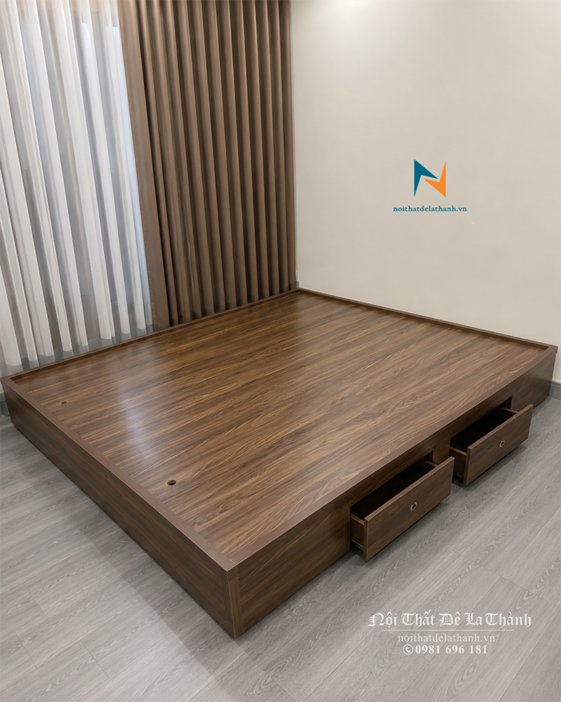 Chiếc giường giá rẻ không đầu cao gỗ mdf, kích thước 1m6x2m, màu óc chó rất đẹp mắt