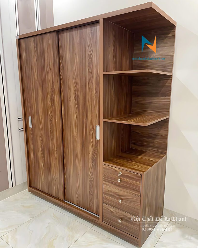 Chiếc tủ áo cánh lùa làm từ chất liệu gỗ công nghiệp mdf, kích thước 1m6x2m, màu óc chó, phù hợp cho phòng ngủ nhỏ, chung cư mini, phòng trọ sinh viên