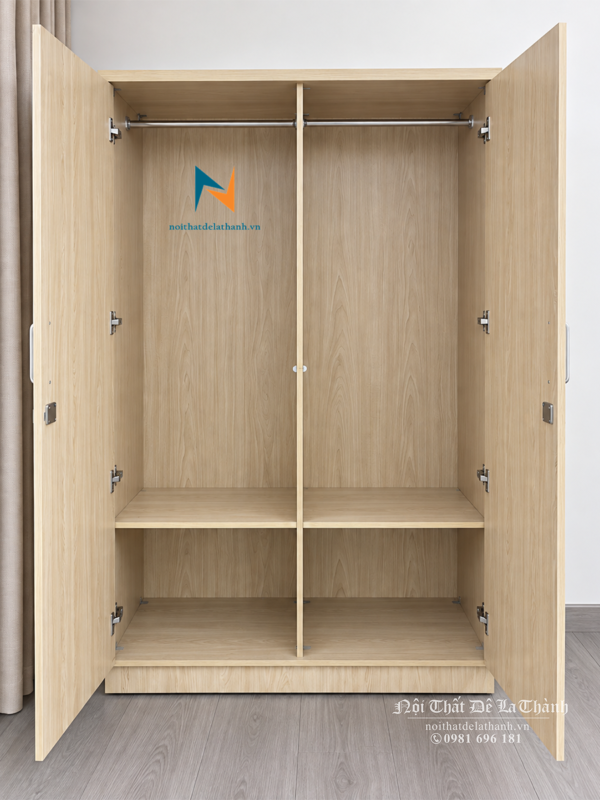 Thiết kế bên trong của tủ gỗ mdf giá rẻ 2 buồng: bên trên có thanh treo quần áo, bên dưới là tấm đợt gỗ để quần áo gấp