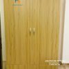 Chiếc tủ quần áo 1mx2m phân khúc giá rẻ, chất liệu gỗ công nghiệp mdf, màu 388, thiết kế 2 cánh mở, bên trên là suốt treo, bên dưới có 2 ngăn kéo