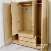 Thiết kế bên trong chiếc tủ 3 buồng giá rẻ: có 2 ngăn kéo, 2 cánh dài tạo thành 2 buồng nhỏ 2 bên, 2 cánh cộc tạo thành 1 buồng lớn ở giữa
